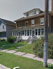 Building Photo - 74 Portledge Ave