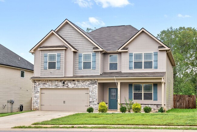 Building Photo - Pet Friendly Five Bedroom!