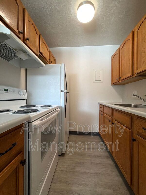 Foto del edificio - 1215 E St