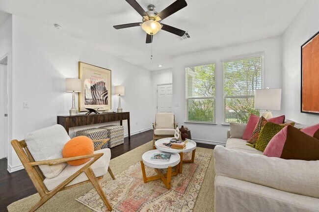 Foto del edificio - 5400 Golden Canary Ln