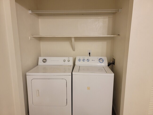 Foto del edificio - 1413 Jennifer Dr