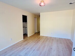 Building Photo - 15914 Dacosta St