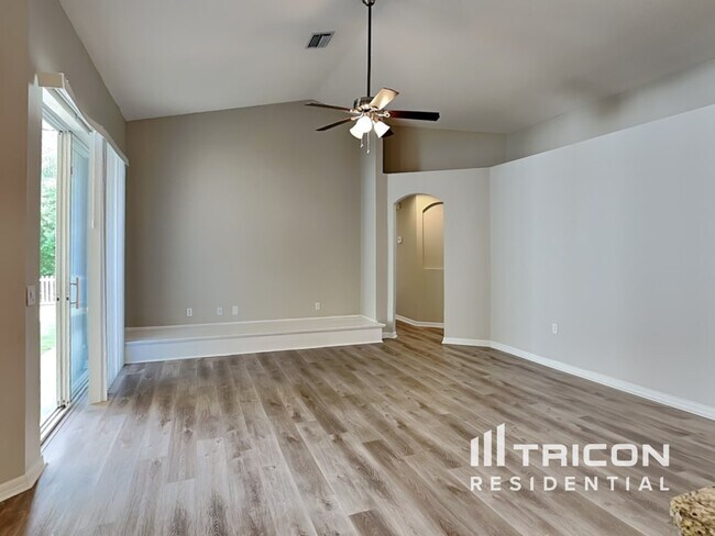 Foto del edificio - 4782 Copper Hill Dr