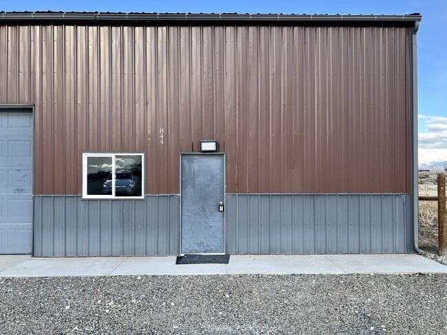 Building Photo - 844 1 Eye Dr