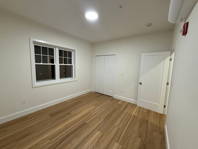 Foto del edificio - 124 Abbott St