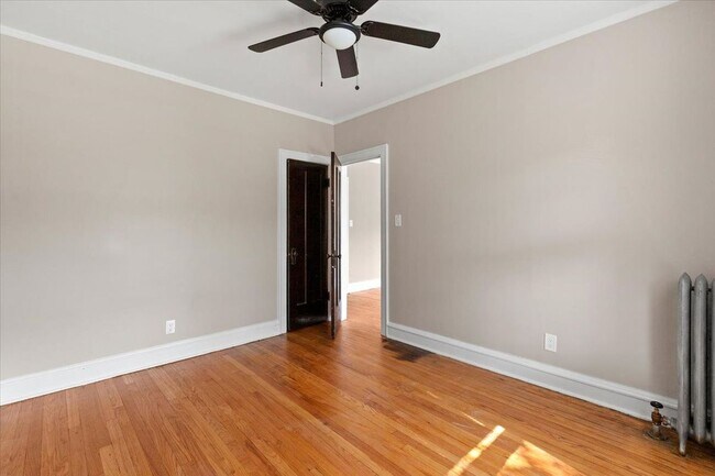 Building Photo - 4105 N Spaulding Ave