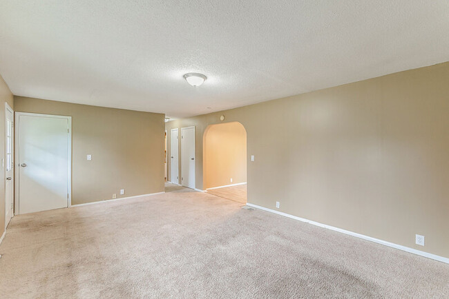 Building Photo - 9091 W Frances Rd