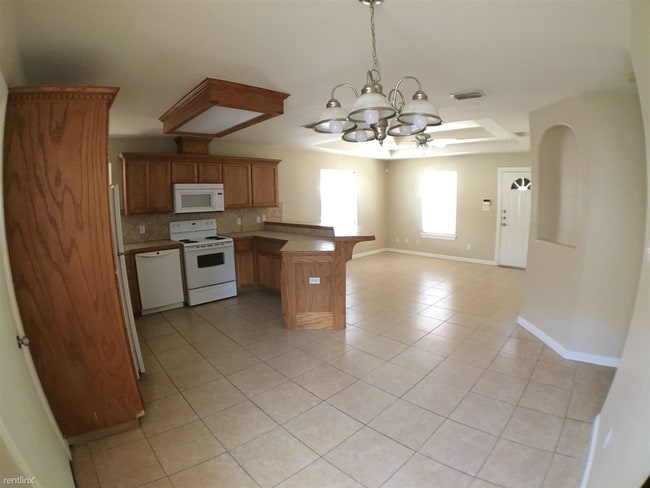 Building Photo - 2 br, 2 bath  - VIP Estates