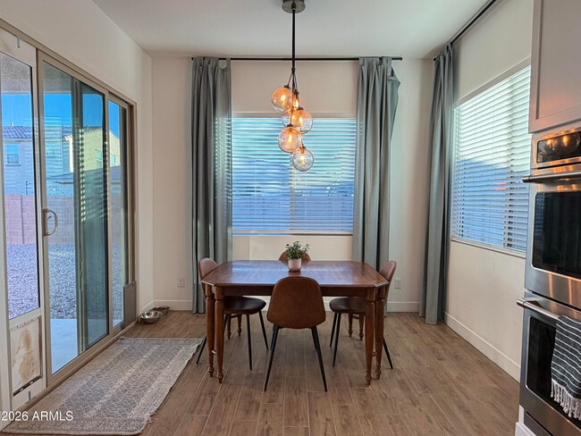 Foto del edificio - 10849 E Thunderbolt Ave