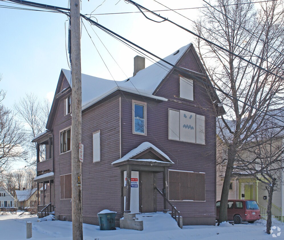 Primary Photo - 467 Clifford Ave