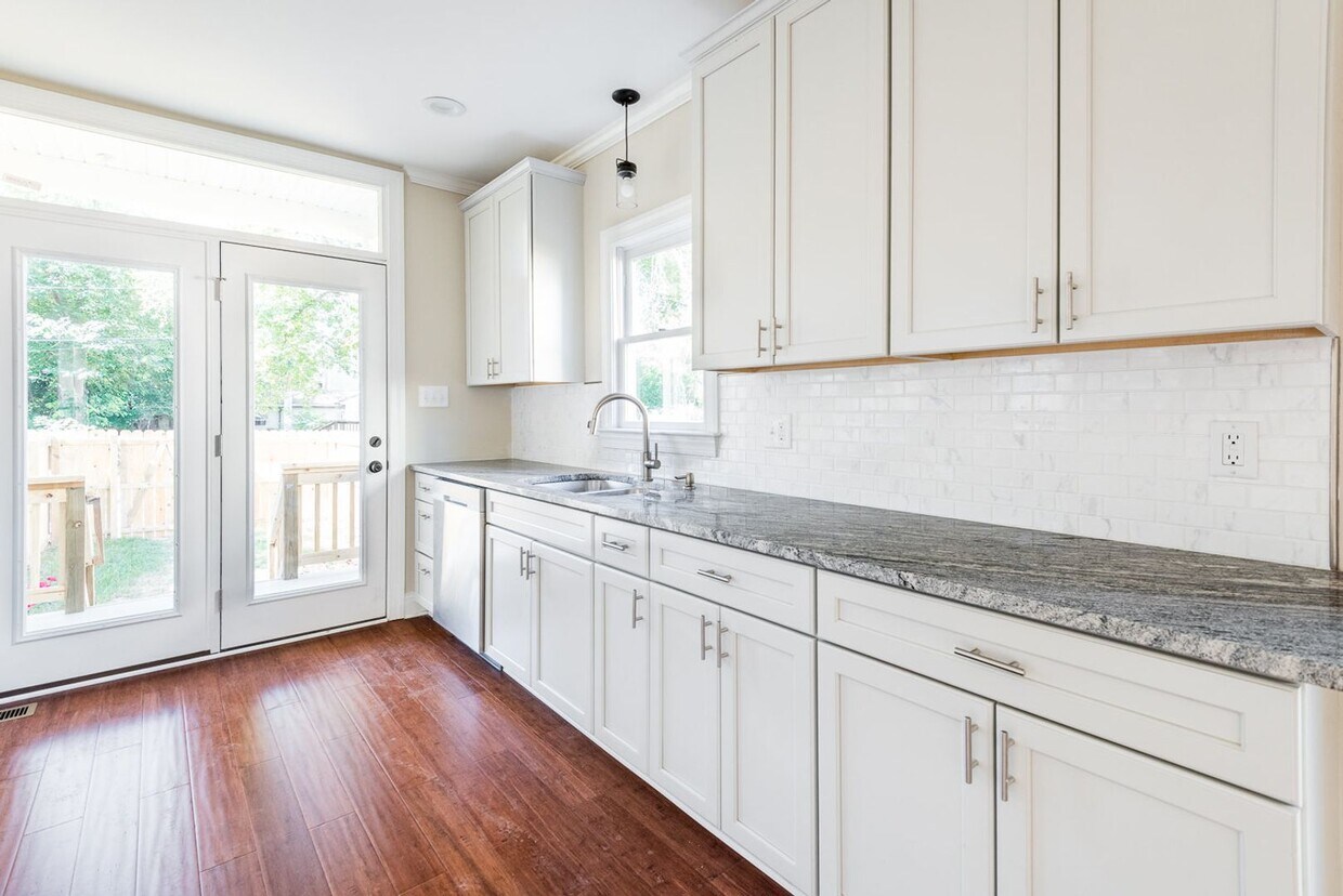 Foto principal - Stunning 2 Bedroom in Churchill Coming soon!
