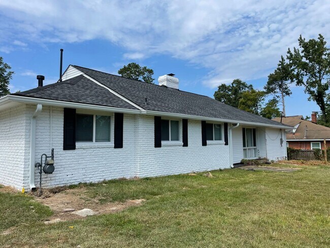 Foto del edificio - 3 Bedroom / 2 Bath Home Near Campus!