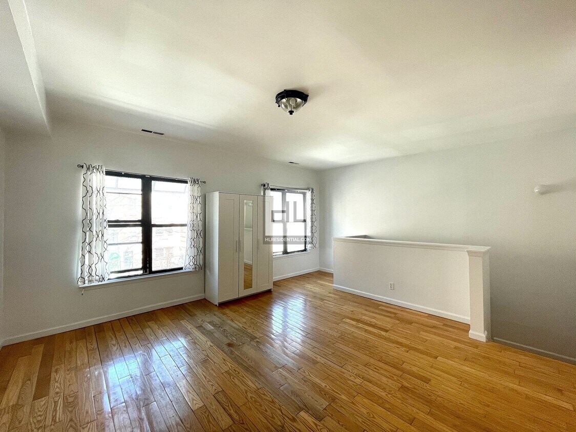 Primary Photo - Private entrance 2BR Hart St