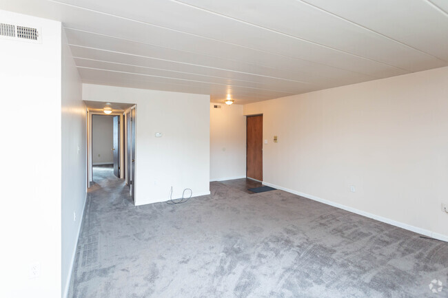 2HAB, 1BA -1,100 ft² - Virginia Manor Apartments