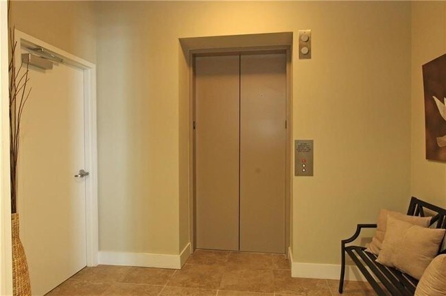 Building Photo - 20 10th St NW