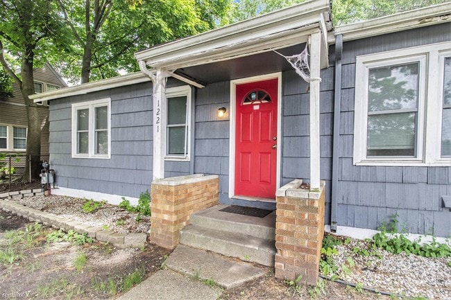 Building Photo - 3 br, 1 bath House - 1221 California Ave