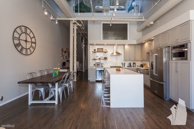Foto del edificio - 3024 N Lincoln Ave