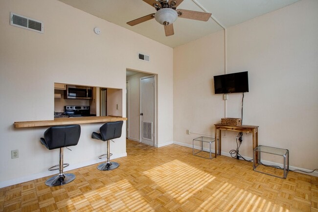 Building Photo - 66 Monroe Ave