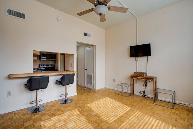 Foto del edificio - 66 Monroe Ave