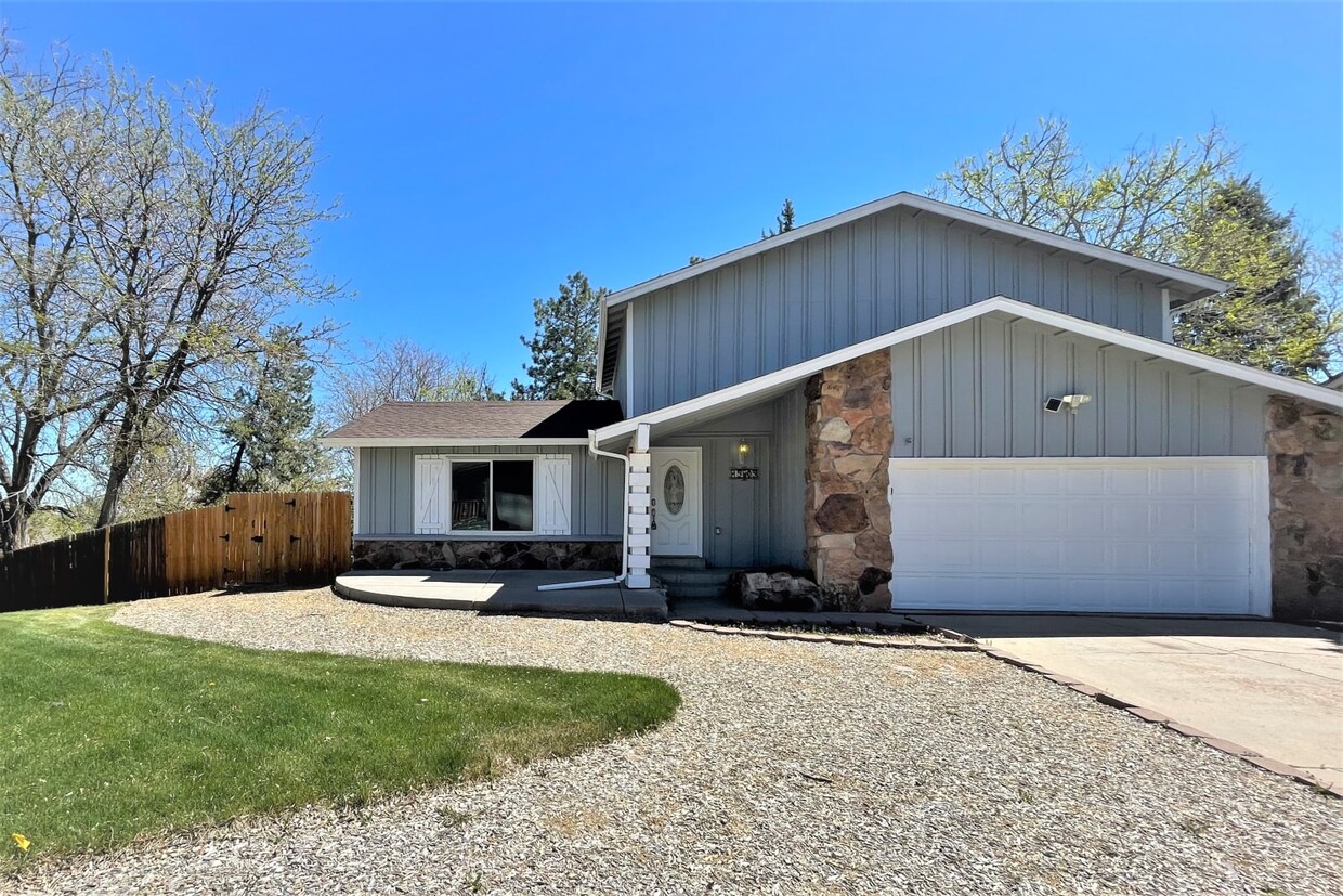 Primary Photo - 15805 E Oxford Avenue