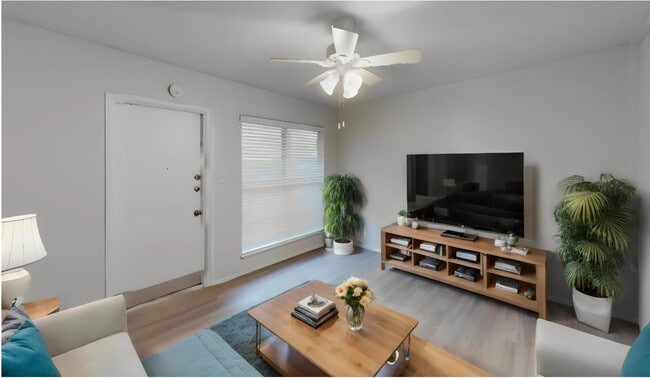 Building Photo - 7401 N Lamar Blvd