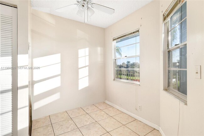 Foto del edificio - 650 SW 124th Terrace