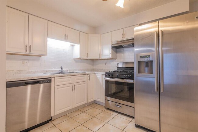 Foto del edificio - 10 Josephine St