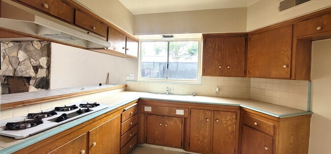 Foto del edificio - 218 W Carson St