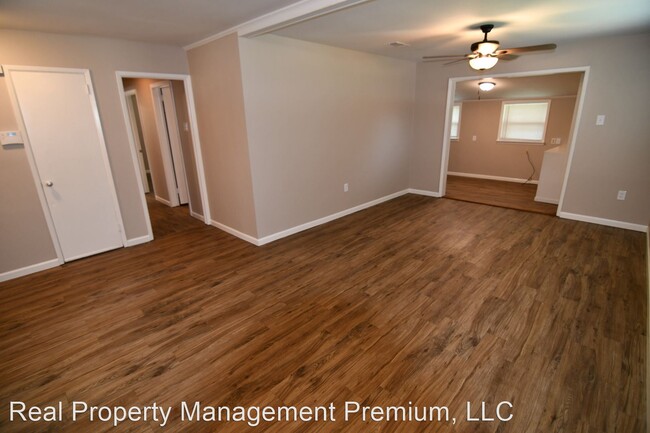 Building Photo - 3 br, 1.5 bath House - 3454 Harrison St