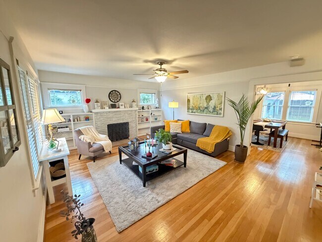 Building Photo - 2 Bed 1 Bath on a quiet street.