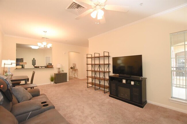 Foto del edificio - 2815 Kings Crossing Dr