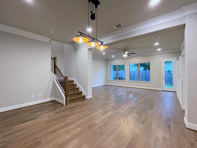 Photo - 5235B Petty St House