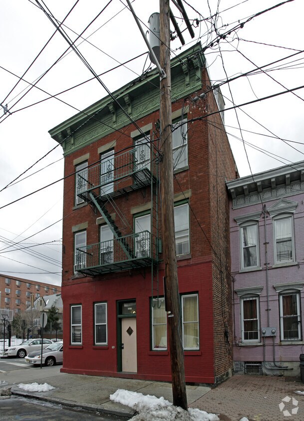 Building Photo - 2401 West St
