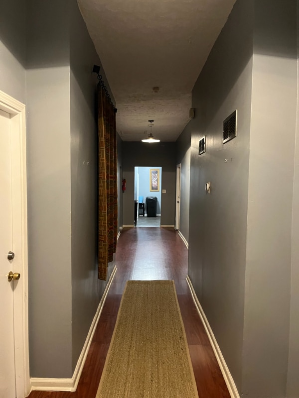 Photo - 810 Parsons St SW House