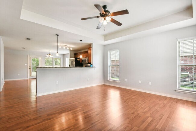 Foto del edificio - 11523 Caroline Court