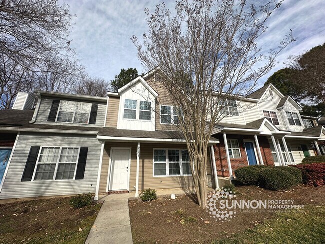 Foto del edificio - Beautifully Remodeled 3BR/2.5BA Townhome