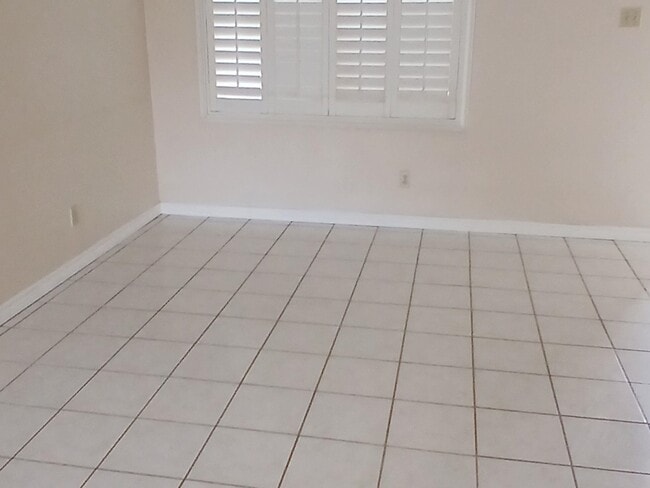 Building Photo - 1239 Brown Dr