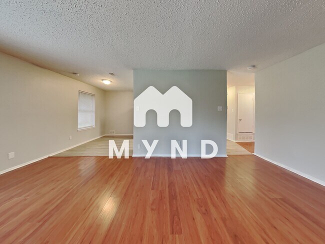 Building Photo - 5910 Crepe Myrtle Dr