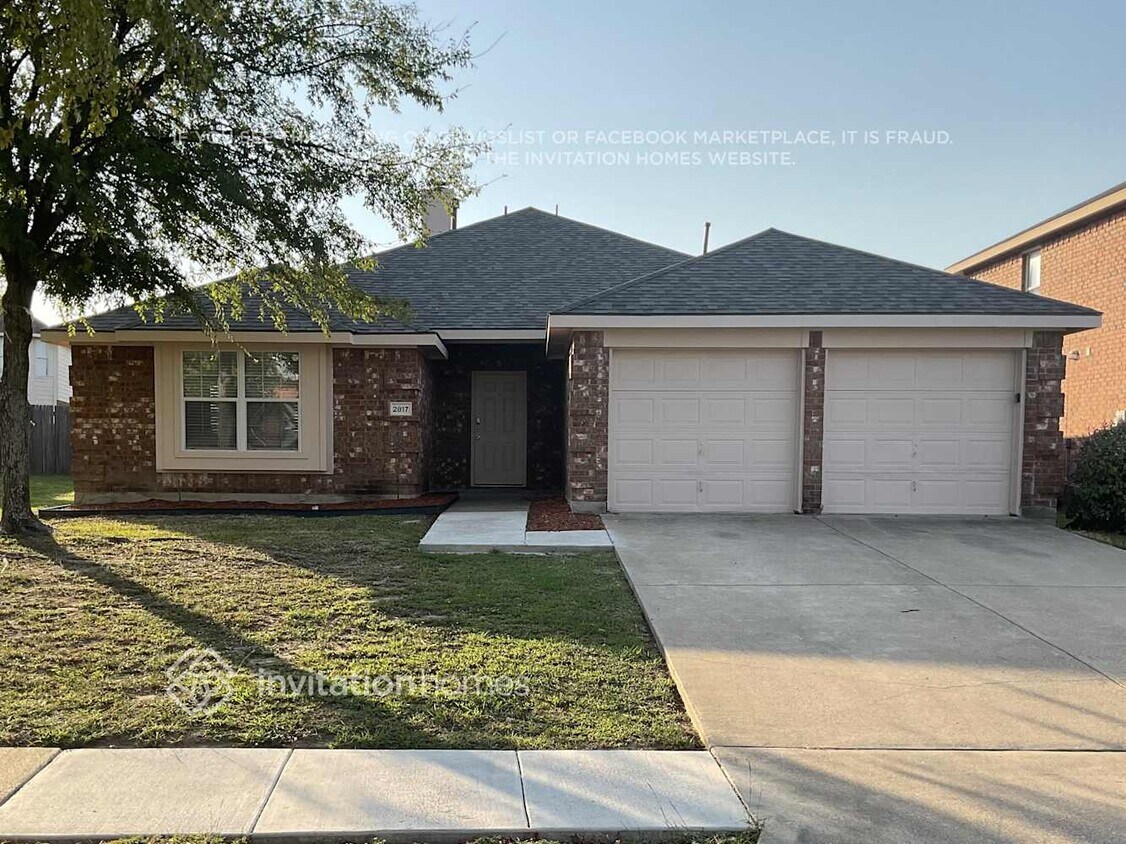 Foto principal - 2817 Goldfinch Dr