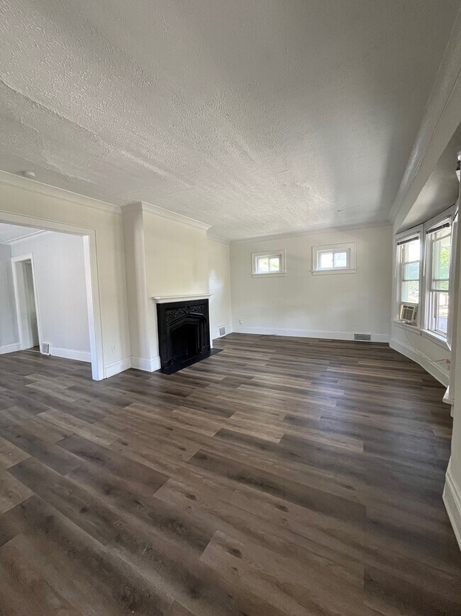 Foto del edificio - 3265 E Overlook Rd
