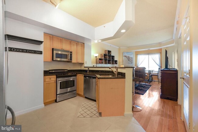 Building Photo - 3101 N Hampton Dr