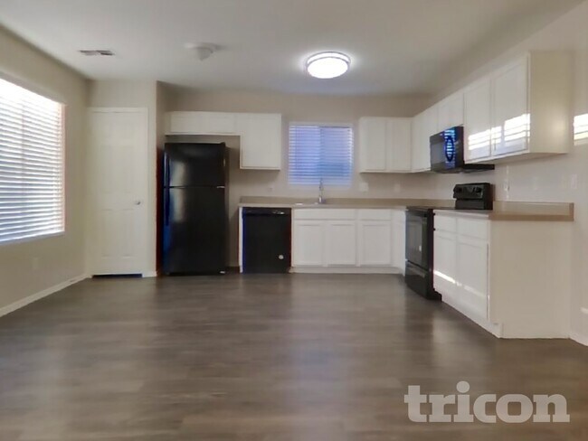 Foto del edificio - 3017 N 89th Dr