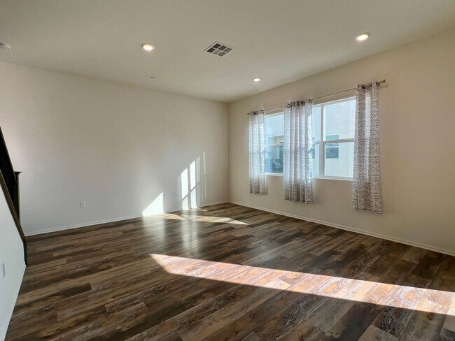 Foto del edificio - Luxury Living at Suwerte 2 Bedroom 2.5 Bat...
