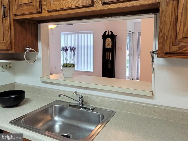 Foto del edificio - 621 Palmer Ln