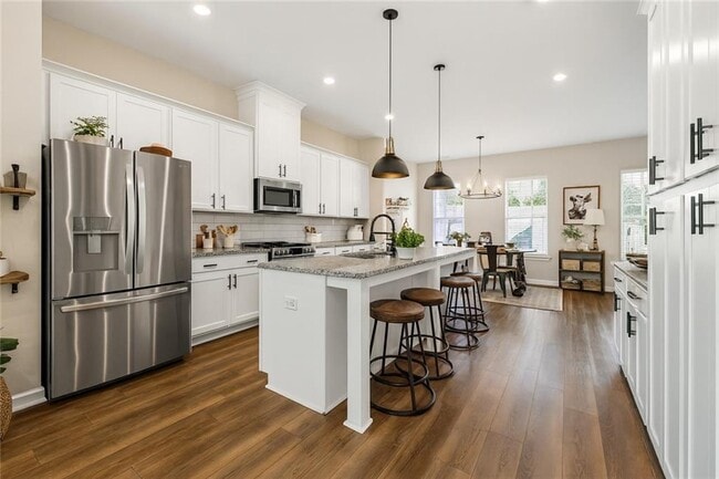 Building Photo - 6023 Skellig St