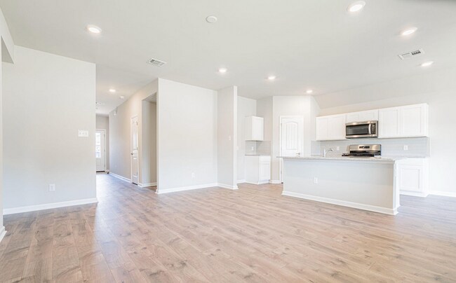 Building Photo - 3 Bed 2 Bath Rental