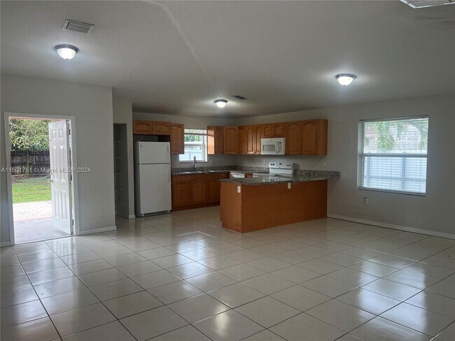 Foto del edificio - 10040 SW 45th St