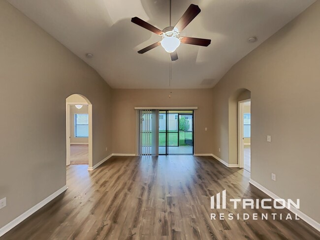 Building Photo - 10113 Count Fleet Dr