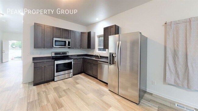 Foto del edificio - 417 E 18th Ave