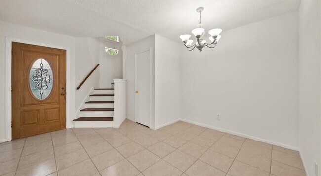 Foto del edificio - 1504 Regency Ct
